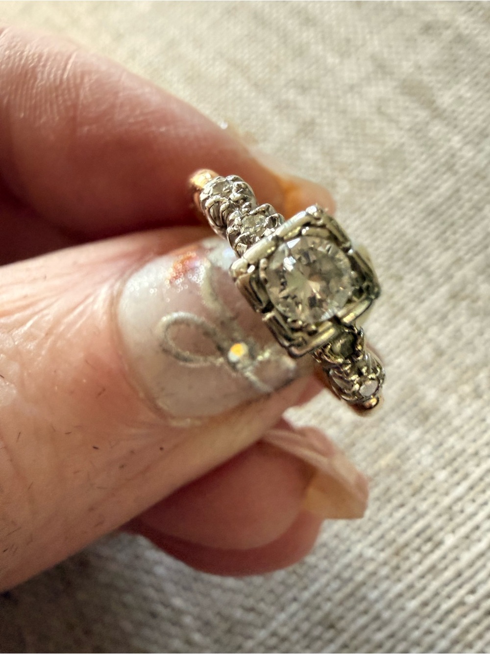 Vintage 14k gold  diamond engagement ring, beautiful - Picture 10 of 10